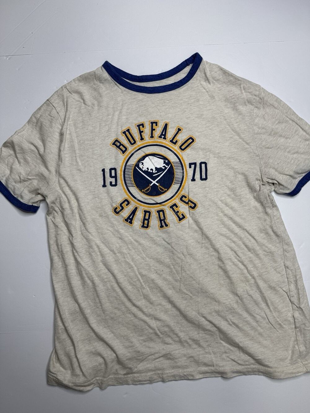 Buffalo Sabres T Shirt Mens L 1970 NHL Hockey Logo Oatmeal Blue Ringer Tee